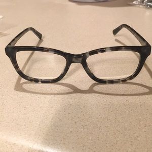 Warby Parker Upton glasses in Sea Smoke Tortoise